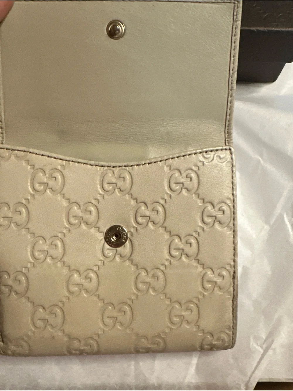 Gucci Cream Embossed GG Bow BiFold Leather Wallet with Box - Picture 3 of 14